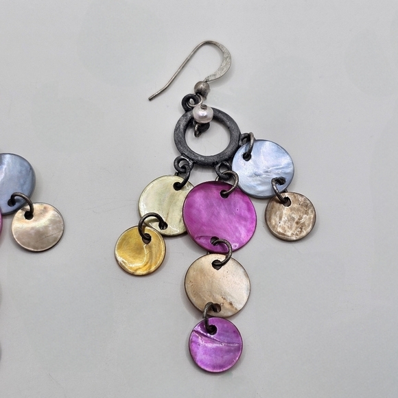 ⭐️40% Off⭐️ Colorful Pearlized Shell Dangle Earrings - Picture 3 of 4